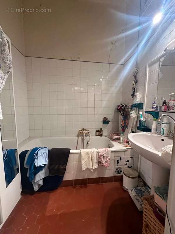 Appartement à MARSEILLE-1E