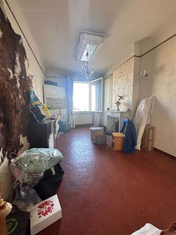 Appartement à MARSEILLE-1E