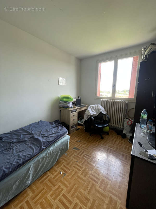 Appartement à PARON