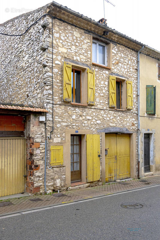 Maison à GINASSERVIS