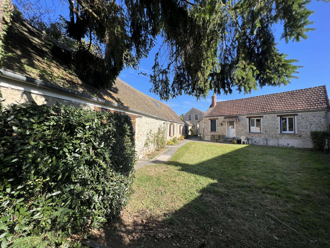 Maison à GARANCIERES