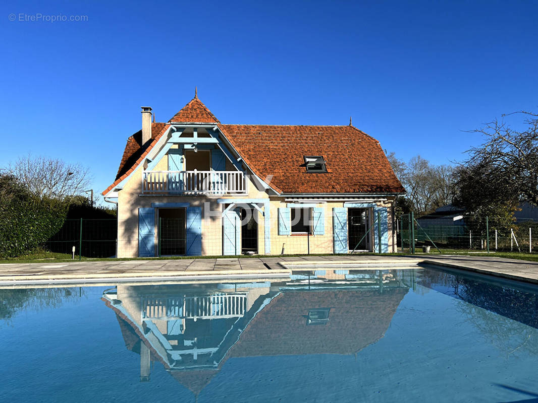 Maison à UZEIN