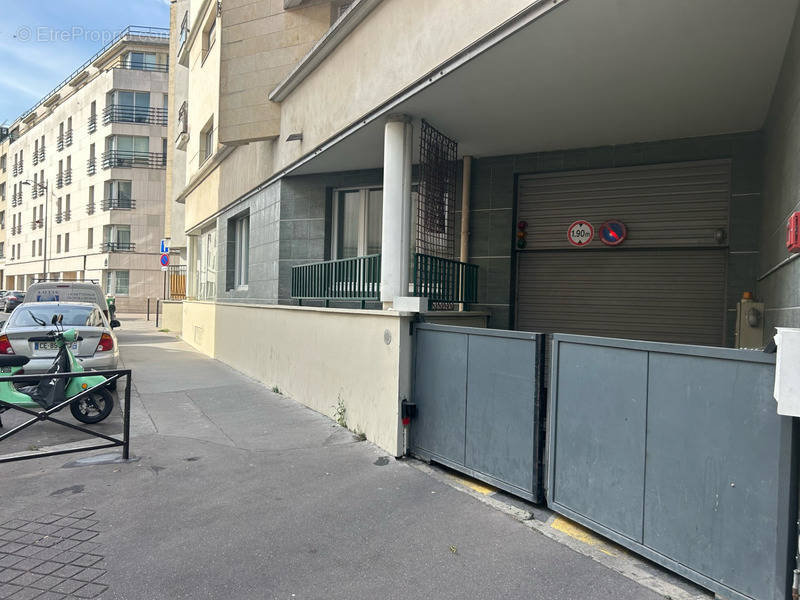 Parking à PARIS-13E