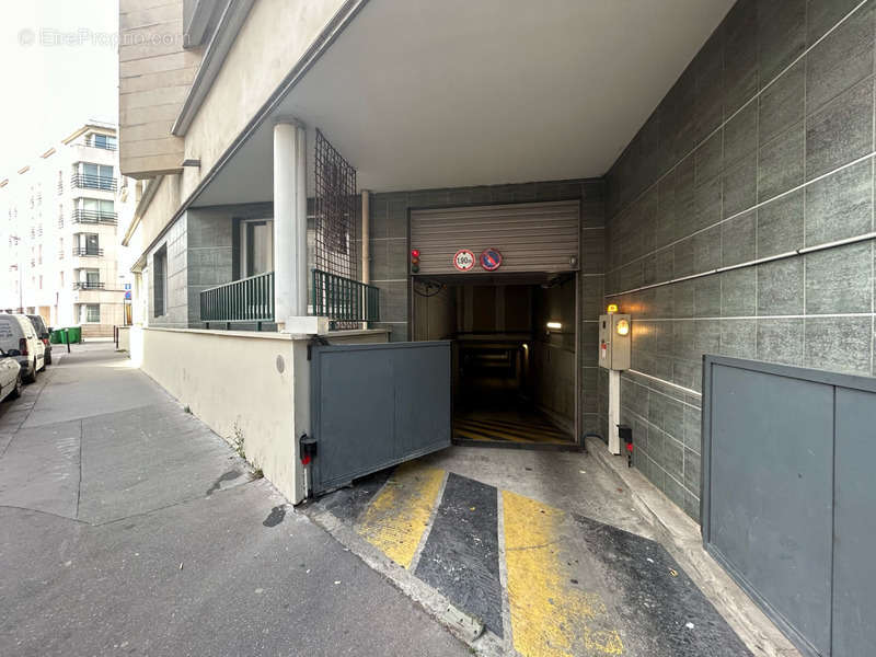 Parking à PARIS-13E