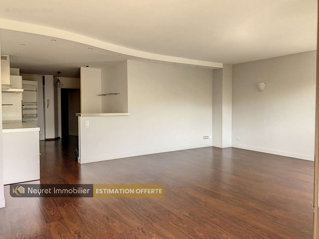 Appartement à SAINT-ETIENNE