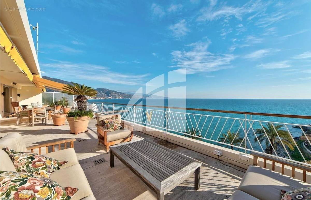 Appartement à ROQUEBRUNE-CAP-MARTIN