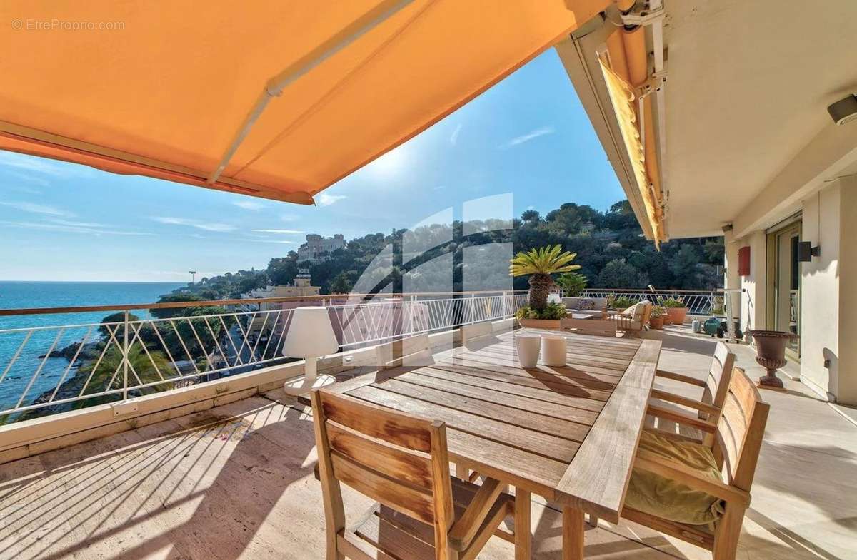 Appartement à ROQUEBRUNE-CAP-MARTIN