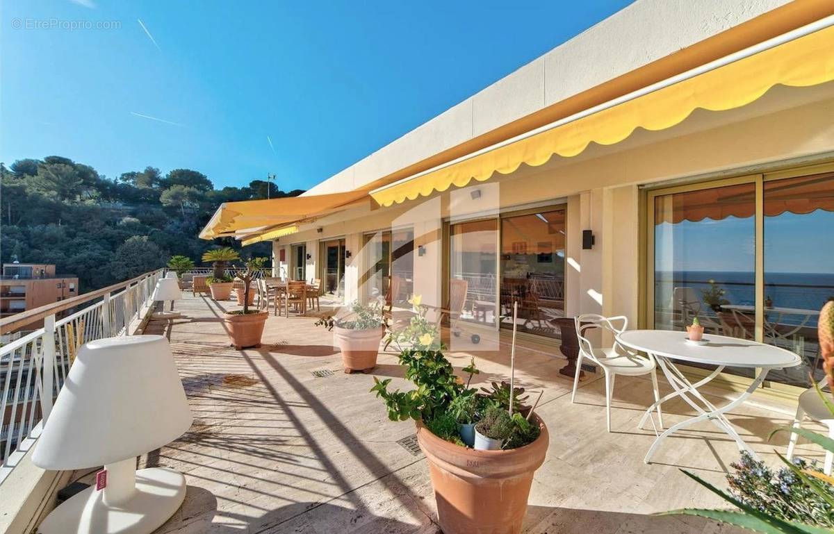 Appartement à ROQUEBRUNE-CAP-MARTIN