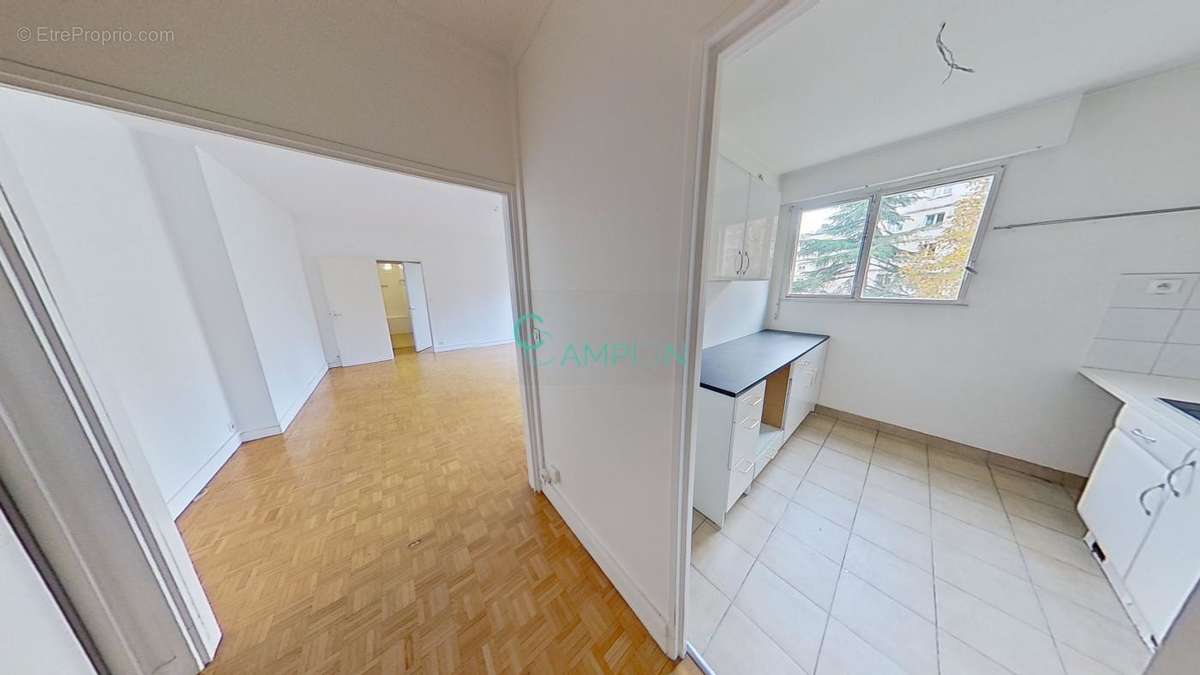 Appartement à NEUILLY-SUR-SEINE