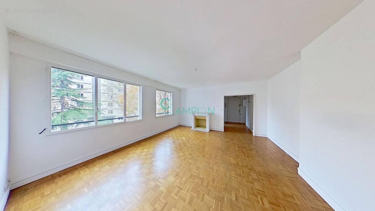 Appartement à NEUILLY-SUR-SEINE