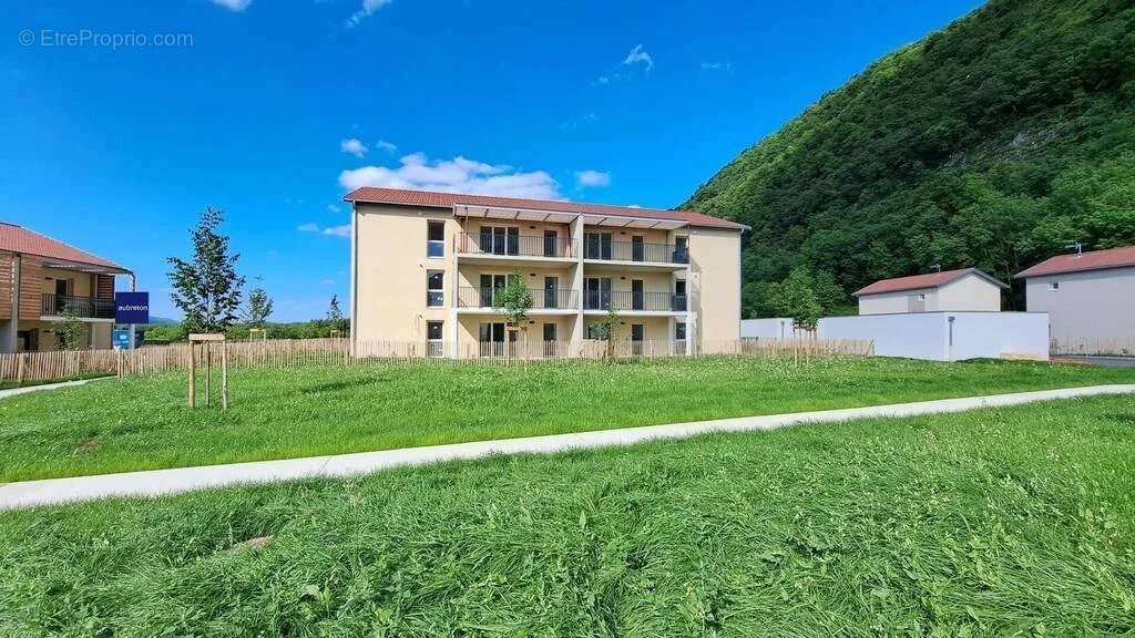 Appartement à COGNIN-LES-GORGES