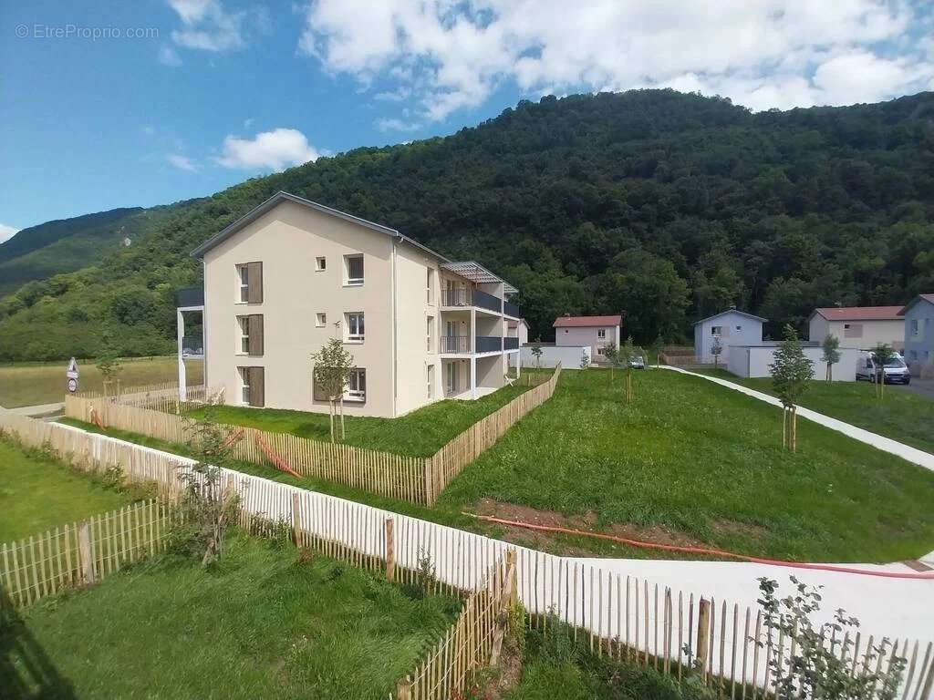 Appartement à COGNIN-LES-GORGES