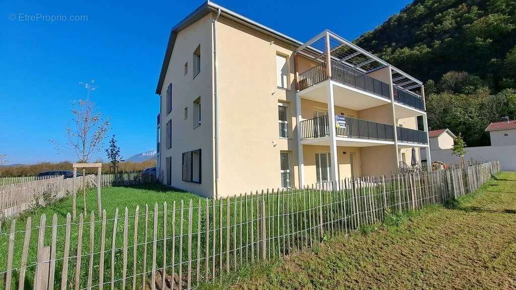 Appartement à COGNIN-LES-GORGES