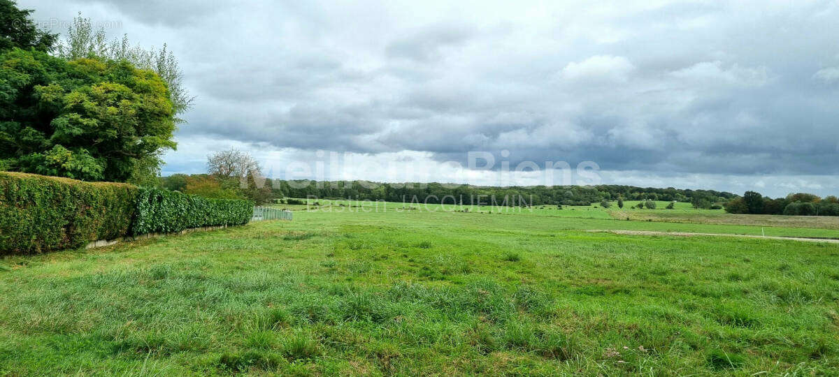 Terrain à GERAUDOT