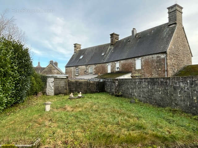 Maison à VENGEONS