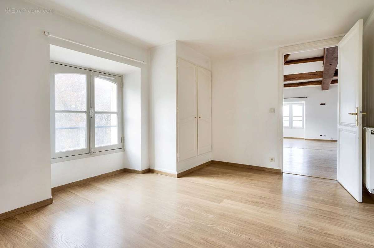 Appartement à CHENNEVIERES-SUR-MARNE