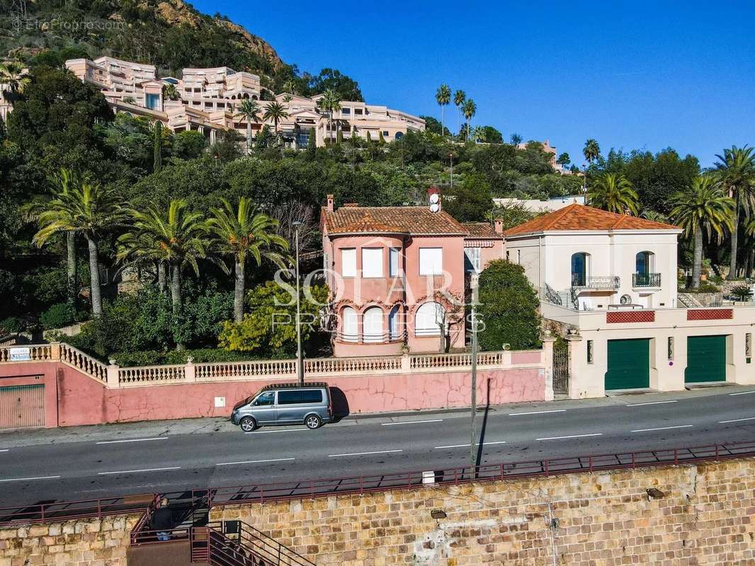 Maison à THEOULE-SUR-MER