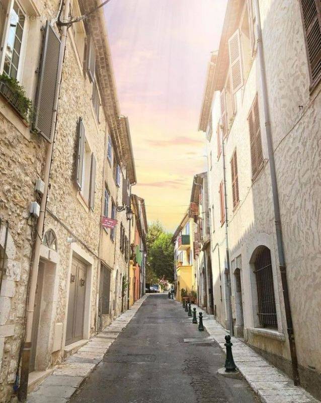 Appartement à LA COLLE-SUR-LOUP