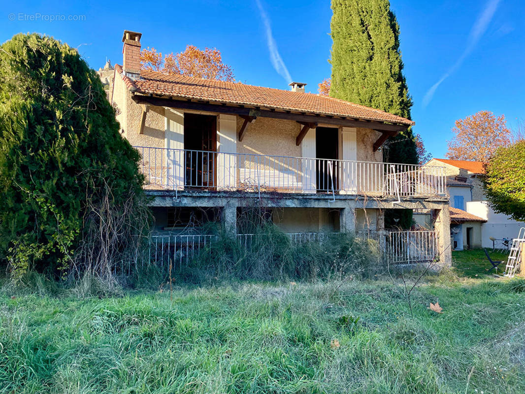 Maison à ENTRECHAUX