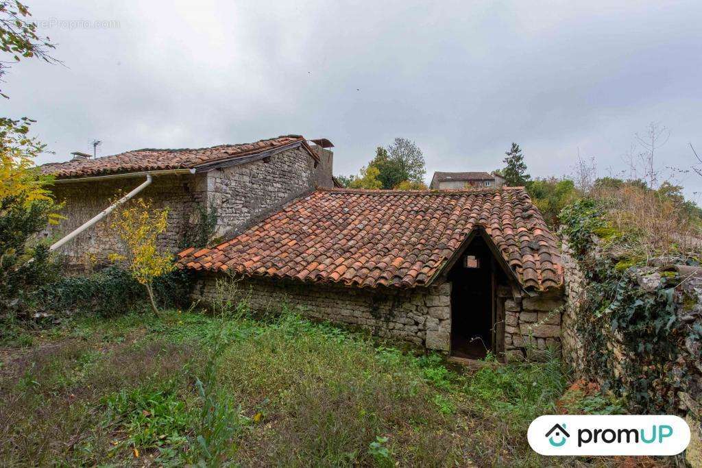 Maison à BARRO