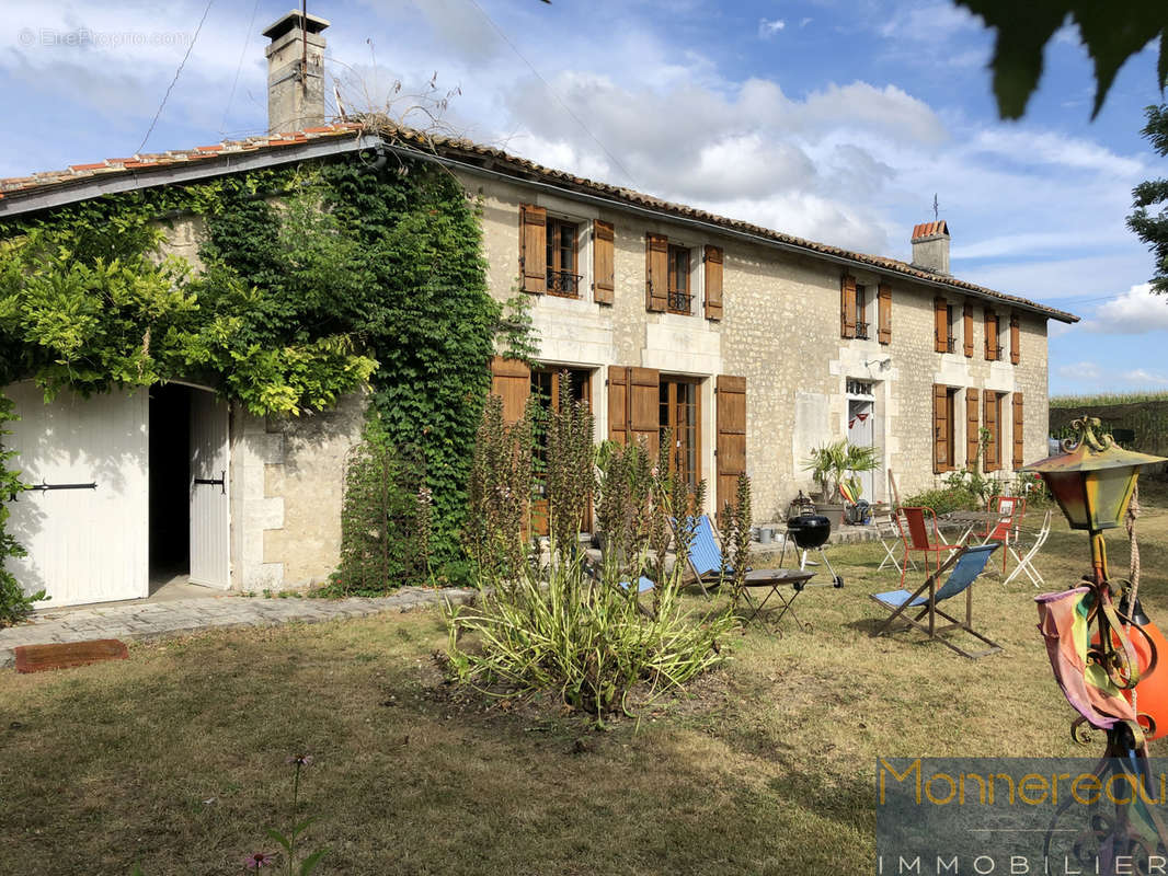 Maison à BERNEUIL