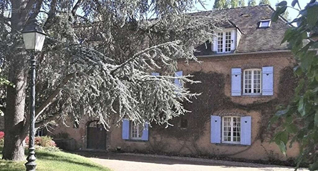 Maison à HOUDAN