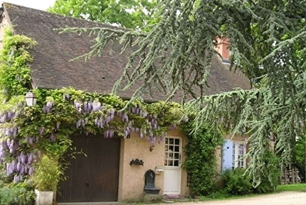 Maison à HOUDAN