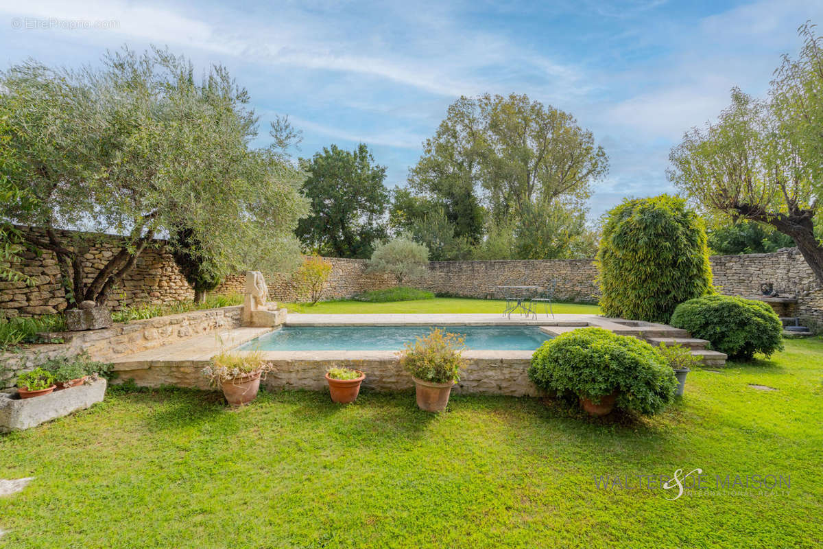 Maison à GORDES