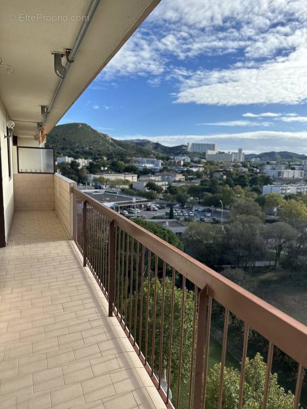 Balcon filant  - Appartement à MARSEILLE-10E