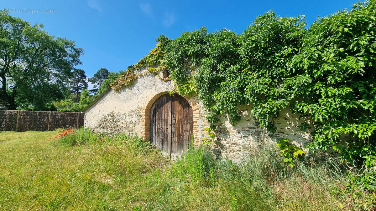 Parking à SAINT-HILAIRE-DE-RIEZ