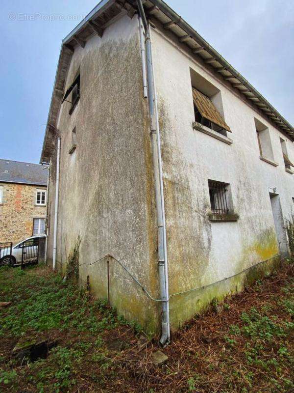 Maison à LANOUAILLE