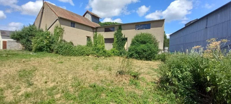 Maison à BOUSSAC