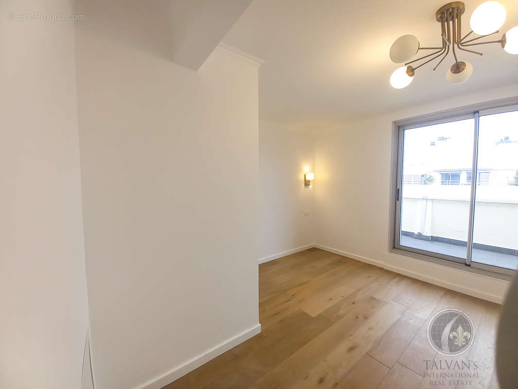 Appartement à LEVALLOIS-PERRET