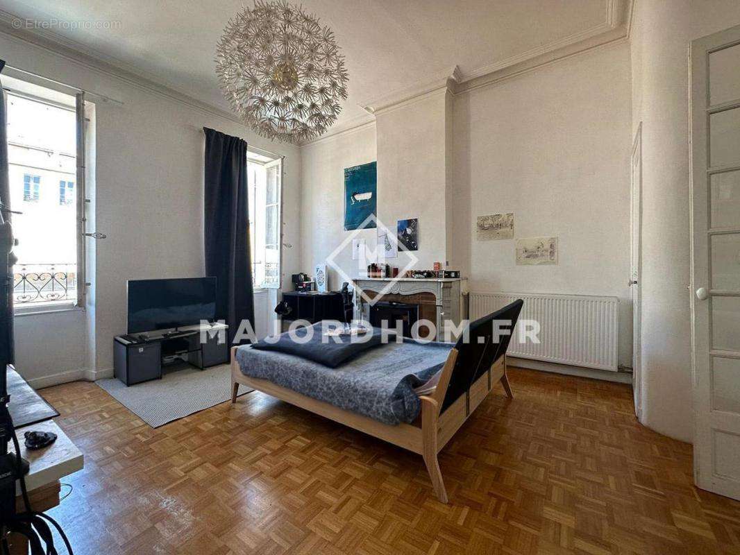 Appartement à MARSEILLE-6E