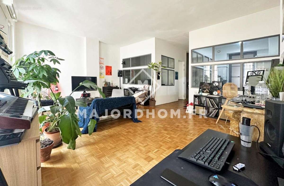 Appartement à MARSEILLE-6E