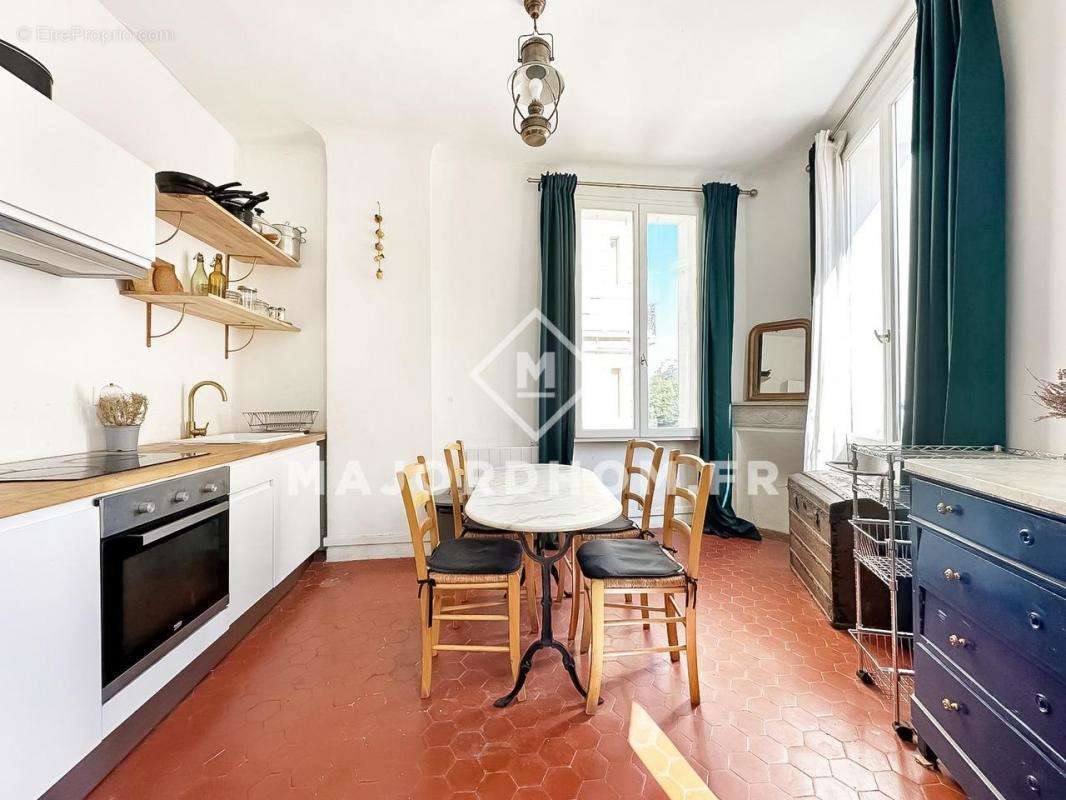 Appartement à MARSEILLE-1E