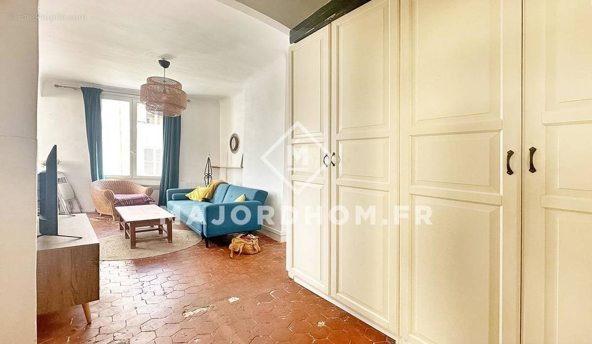 Appartement à MARSEILLE-1E