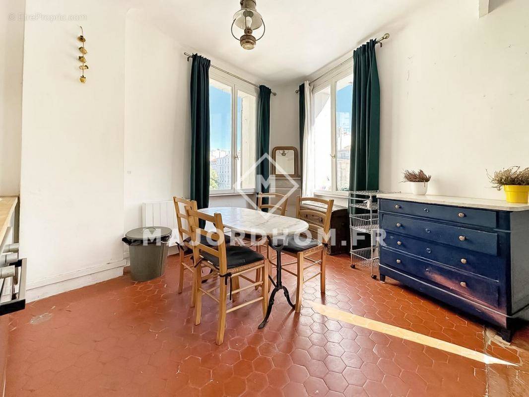 Appartement à MARSEILLE-1E