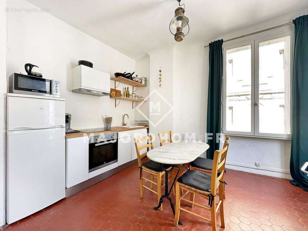 Appartement à MARSEILLE-1E