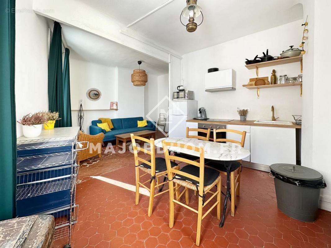 Appartement à MARSEILLE-1E