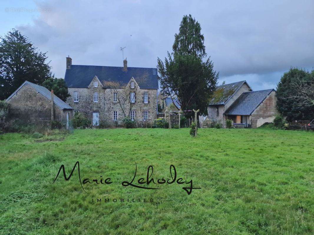 Maison à COURCY