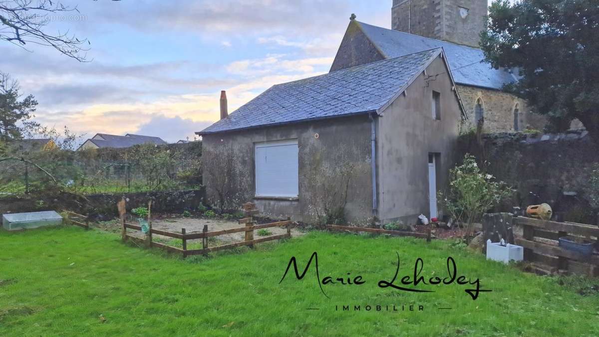 Maison à COURCY