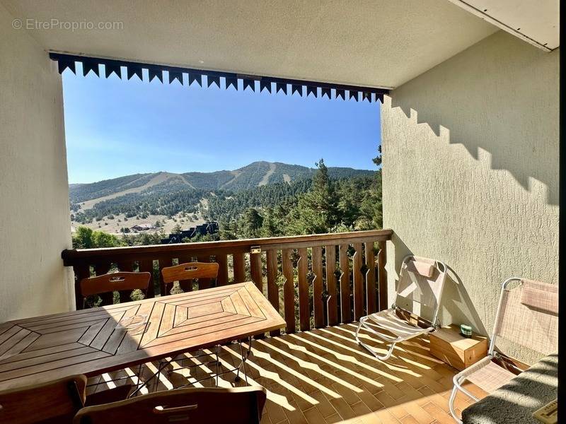 Appartement à GREOLIERES