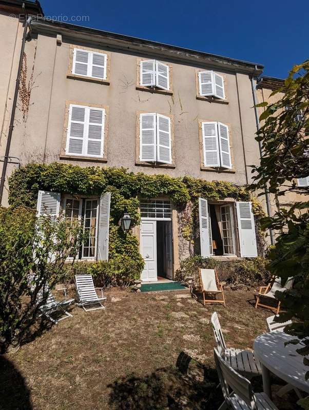 Maison à SALLES-ARBUISSONNAS-EN-BEAUJOLAIS