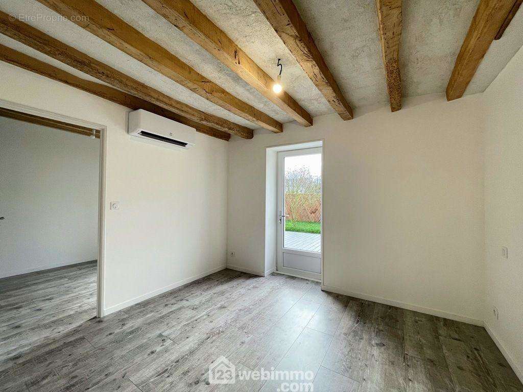 On trouve au rez-de-chaussée une suite parentale de 17 m²... - Maison à ANGERS