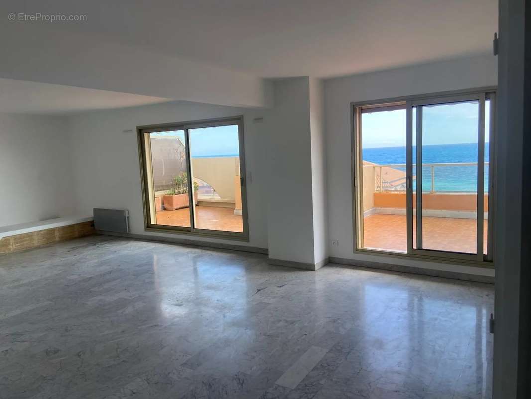 Appartement à MENTON