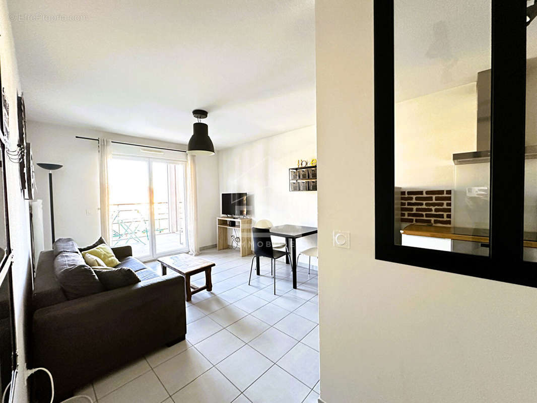 Appartement à ROQUEBRUNE-SUR-ARGENS