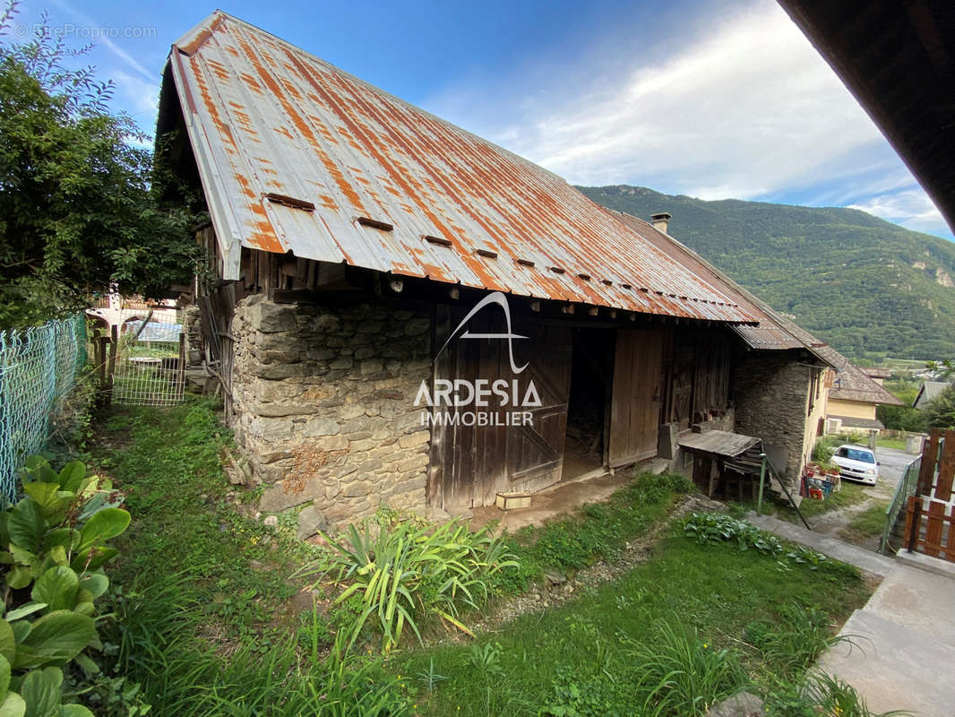 Autre à SAINT-REMY-DE-MAURIENNE