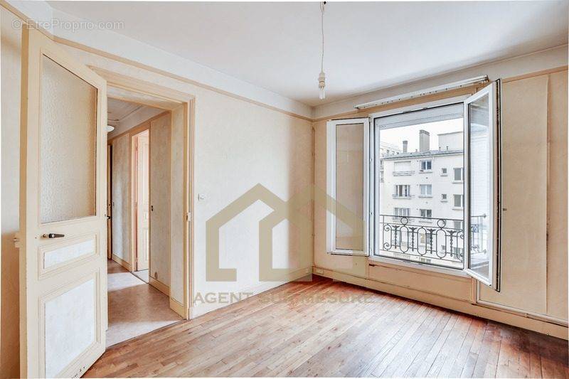 Appartement à PARIS-12E