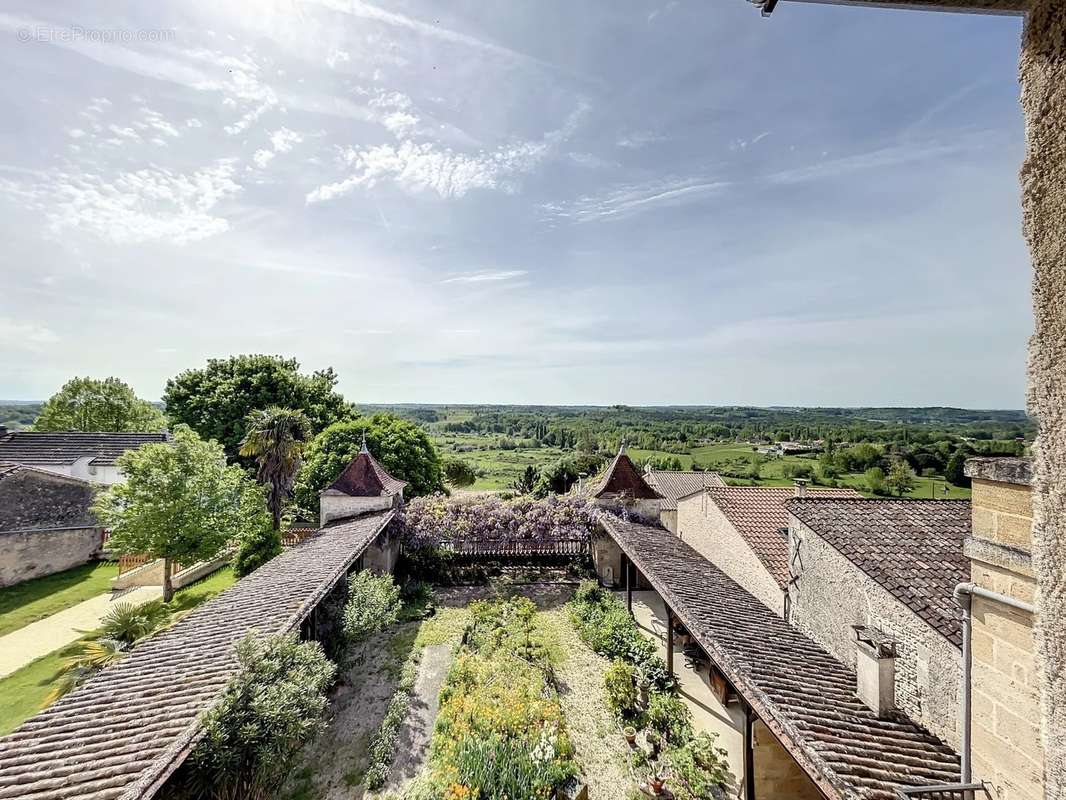 Maison à VILLEFRANCHE-DE-LONCHAT